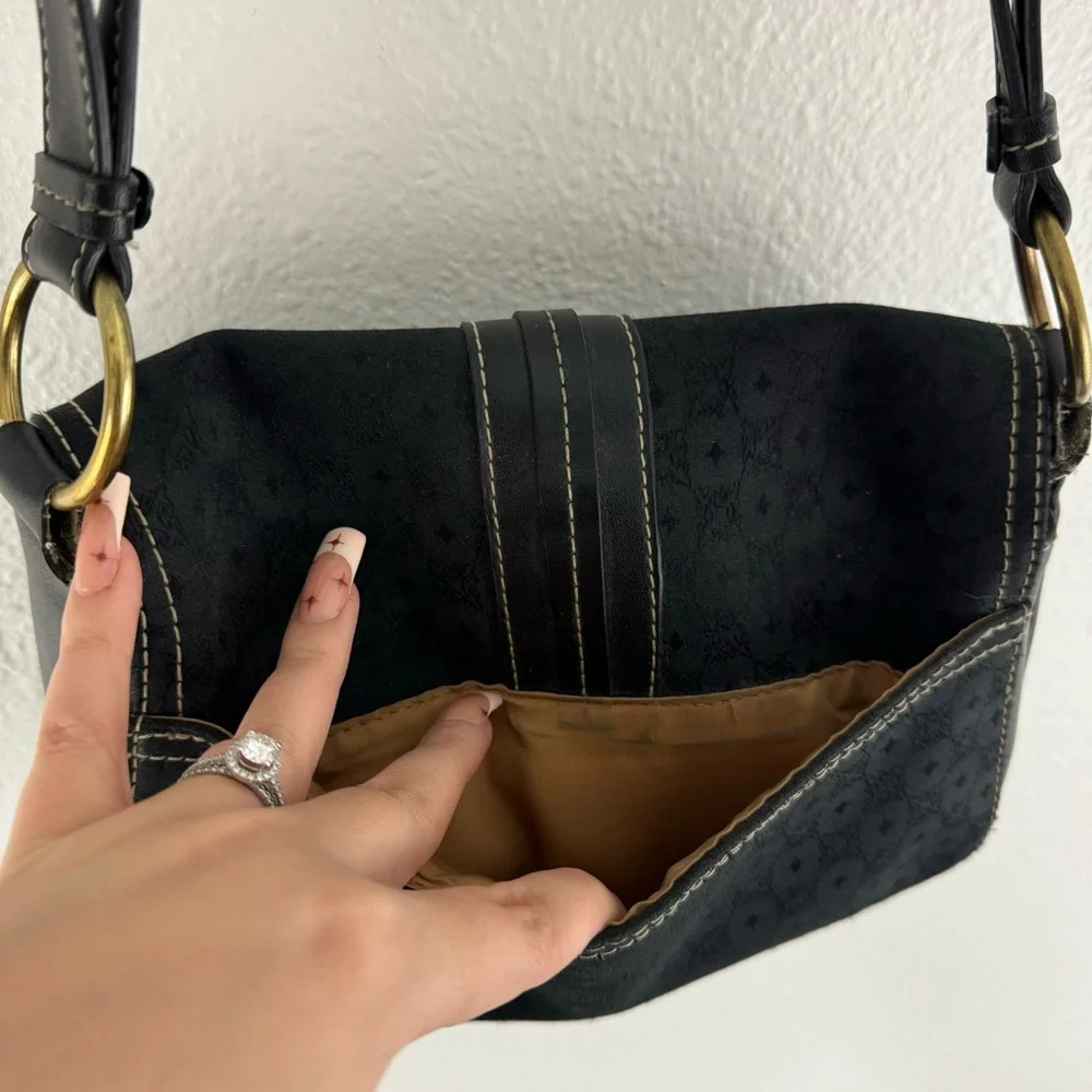 LIZ CLAIBORNE Vintage 90s Black Faux Leather Fabric Flap Over Shoulder Bag Purse